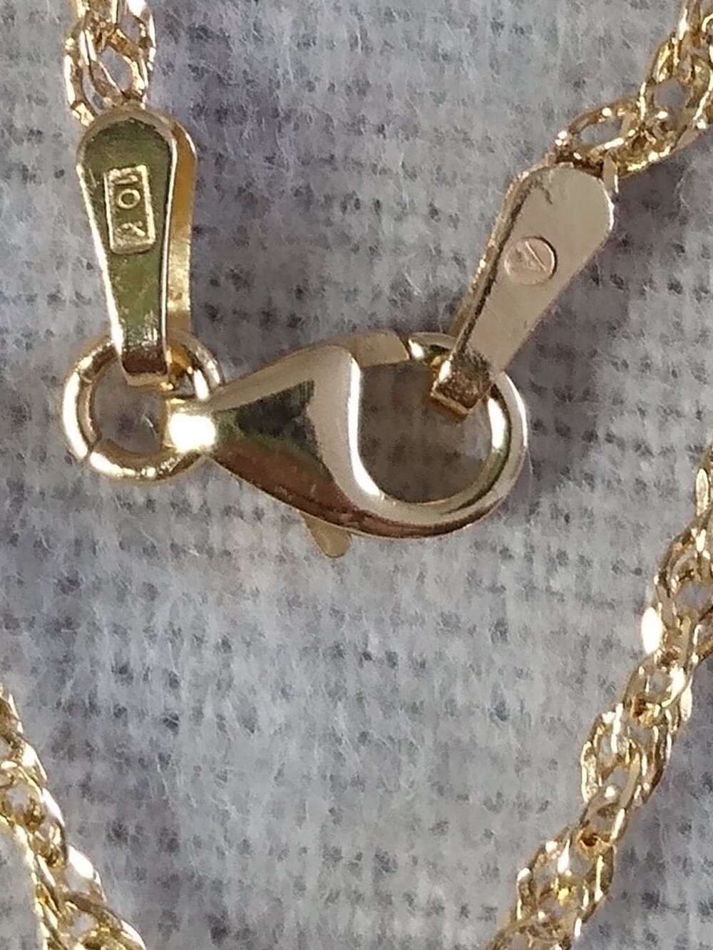 Solid 10k yellow gold diamond cut chain - Picture 2 of 6